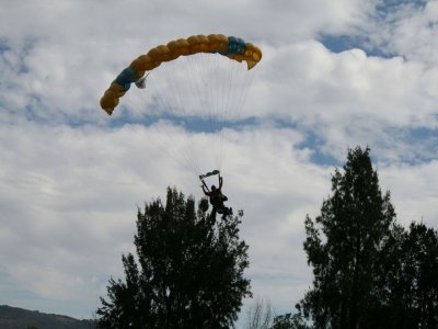Salto en paracaídas Guadalajara foto a dos cámaras