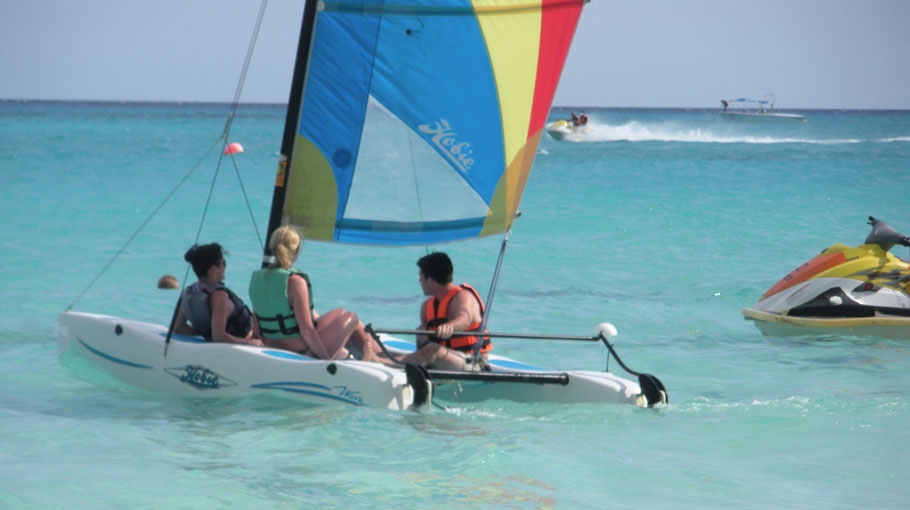 Catamarán pequeño