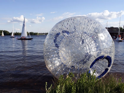 Navegar en zorbing