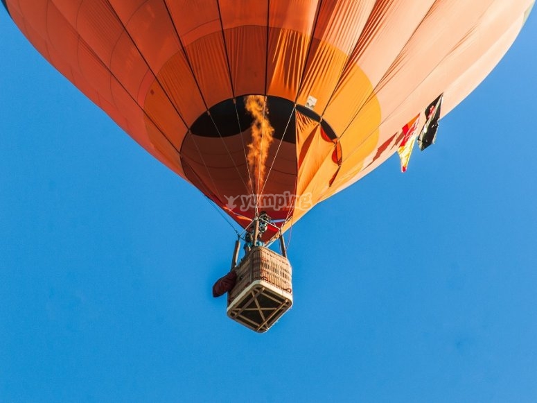 Globo aerostático volando en México