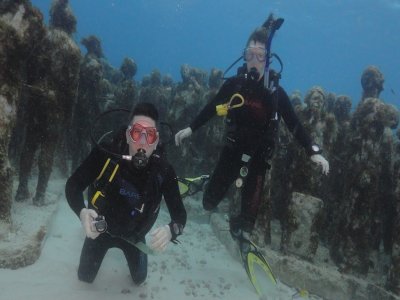 Tour de buceo al museo MUSA con 1 tanque