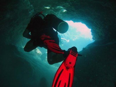 Tauchausflug in Cenote 2 Ojos mit 2 Flaschen