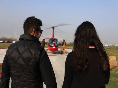 Vuelo en helicóptero romántico + comida Monterrey