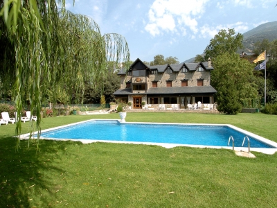 Rafting Llavorsí a Sort con 2 noches de hotel