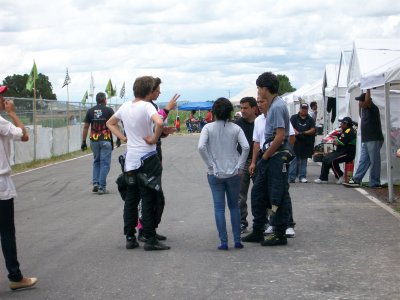 Go karts de 7 a 10 personas 4 horas en circuito