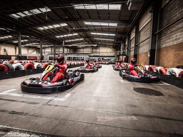  Únele a nosotros y a la carrera 