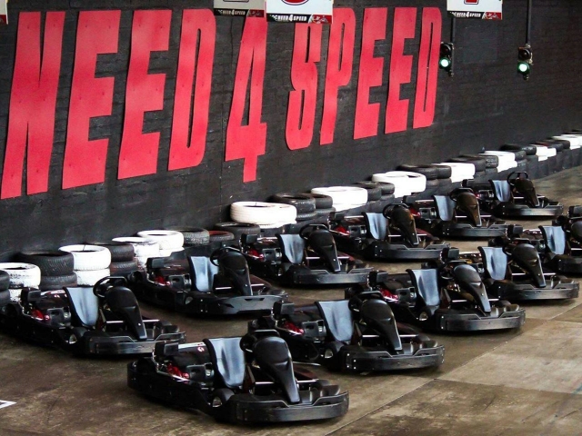  Únase a nuestras carreras de karting 