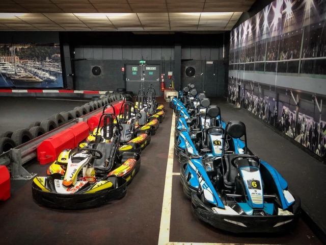  Obtenga una divertida experiencia de karting 