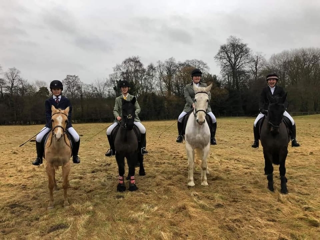  Aprendiendo a subir a caballo 