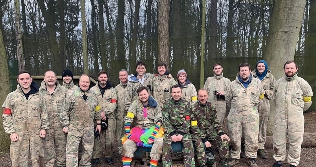  ¡Venga con su equipo!