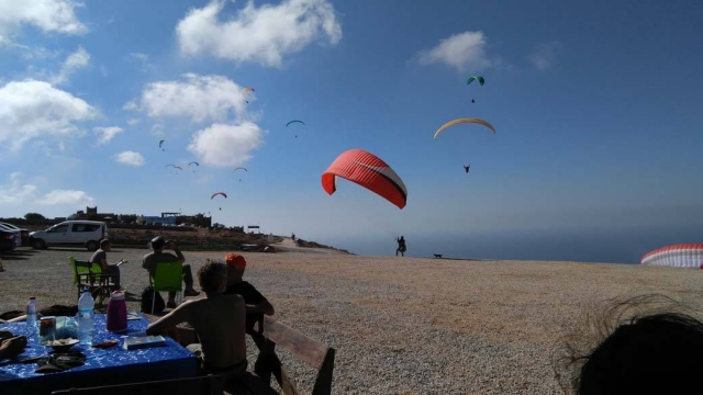 Celebre eventos de parapenle con Mid Wales Paragliding Center 