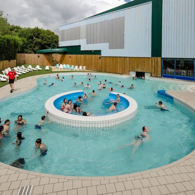  Alberca exterior en Waterworld 