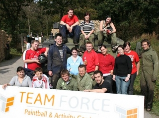  El equipo se alinea para una bonita foto de grupo 