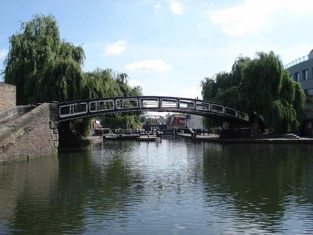 Camden Lock Bridge 