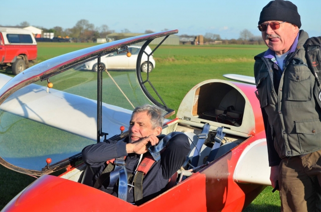  ¡Instruido por un piloto profesional! 