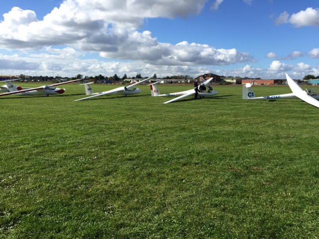  Los aviones en Wolds Gliding Club 