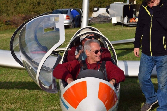  A punto de comenzar la lección con Surrey Hills Gliding Club