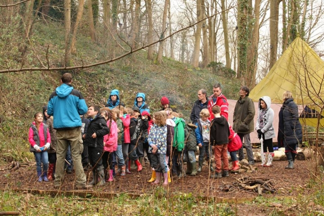  Clase en medio del bosque 
