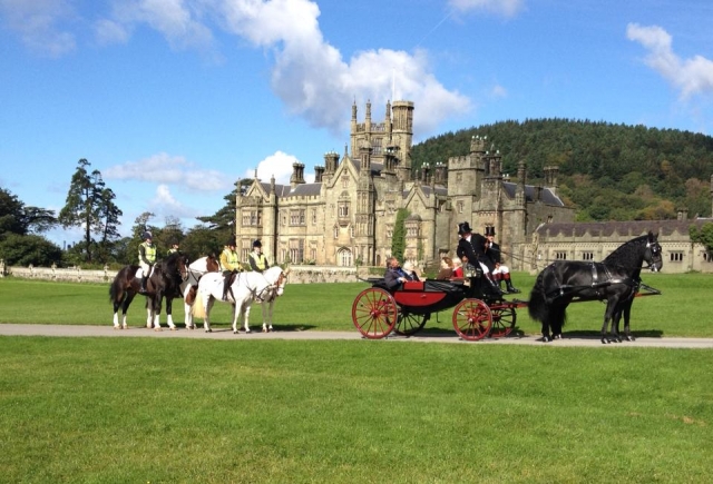  paseo en carruaje con Cimla Equestrian Holiday Center 