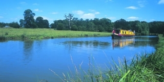  Viaja dentro de los canales 