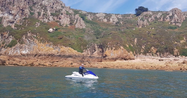  Alquile una jet ski 