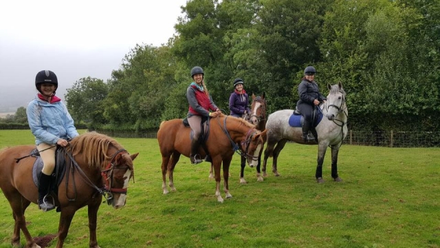  Trekking con Llangorse Mulusted Activity Center 