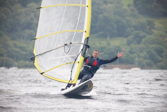  El windsurf es muy divertido 