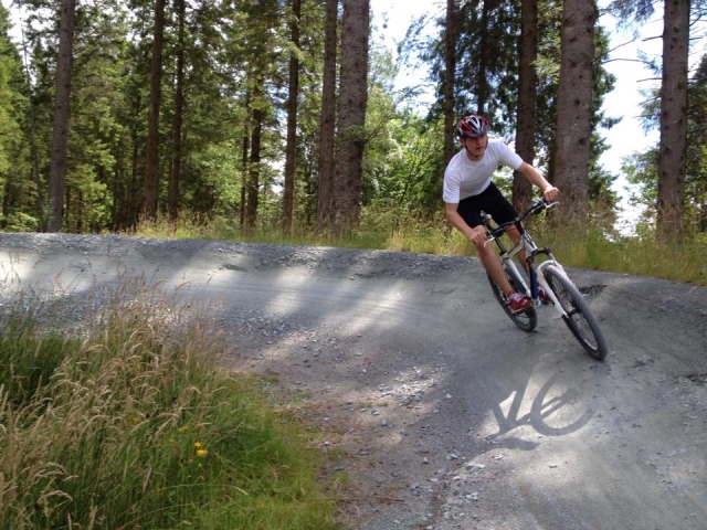  Disfruta del ciclismo de cerro con tus amigos 