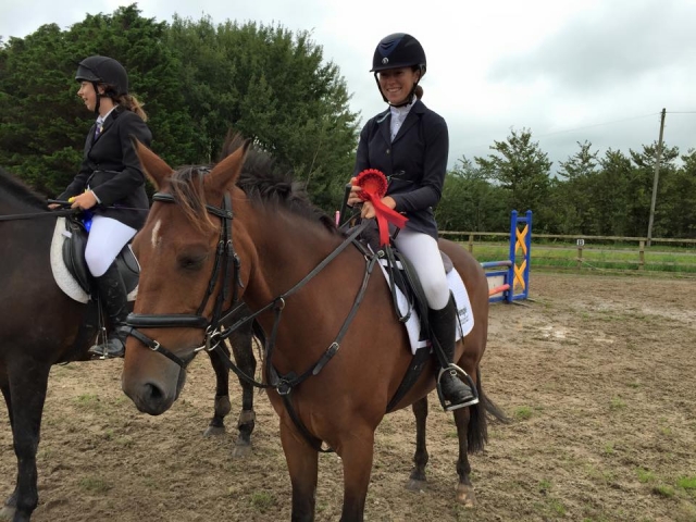 Todos somos ganadores en Alstone Alstone Court Riding Establishment