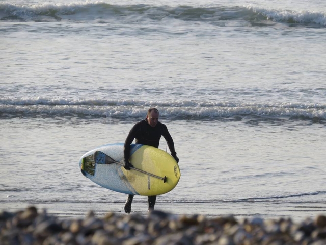  ¡Venga a surfear en West Wittering! 