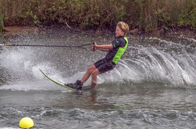  Esquí acuático en Tallington 