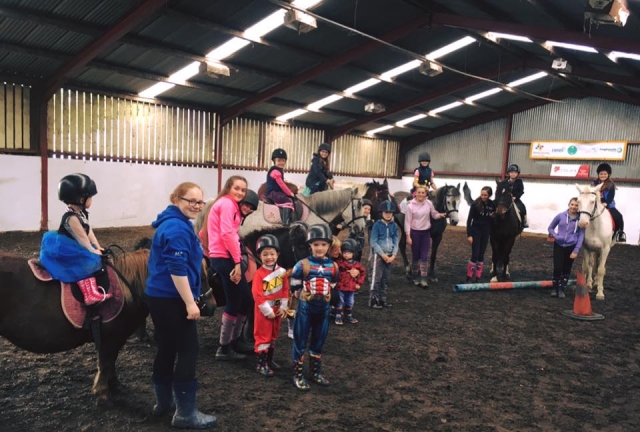 Celebre diferentes actividades con The Pony Club en Faughanvale Stables 