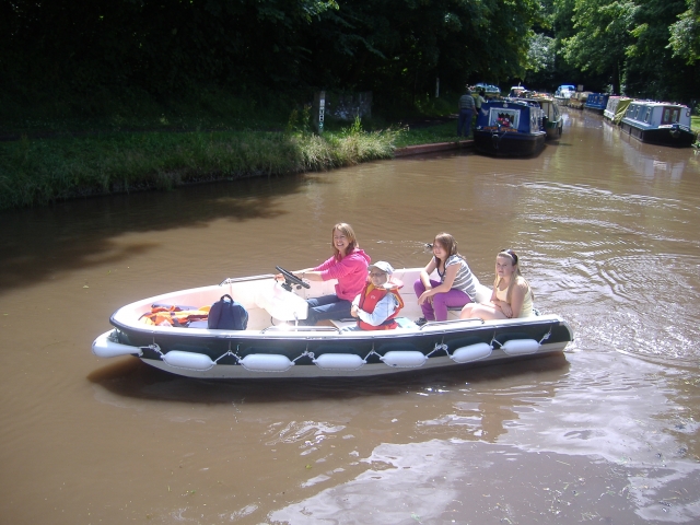  Barco de día de cuatro plazas 