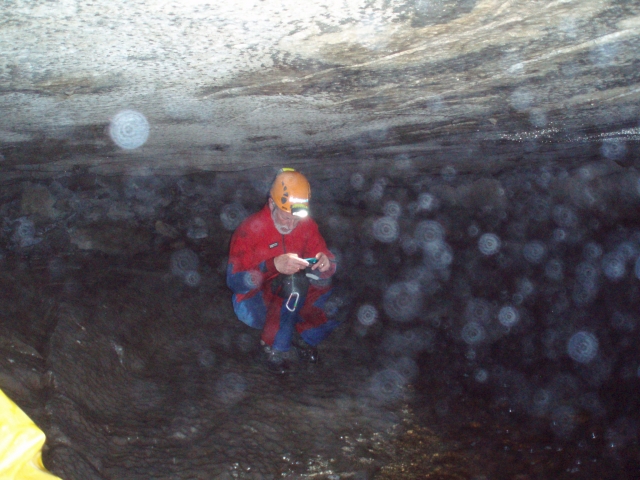 Un poco oscuro aquí