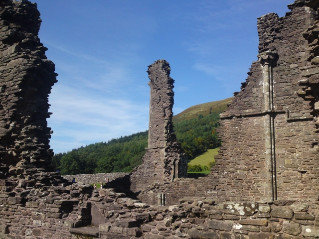  Llanthony Abbey