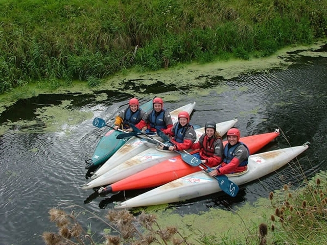  Grupo de kayakistas 