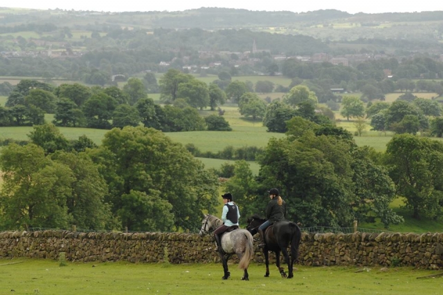  Hackear con Fairboroughs Horse Riding Holidays 