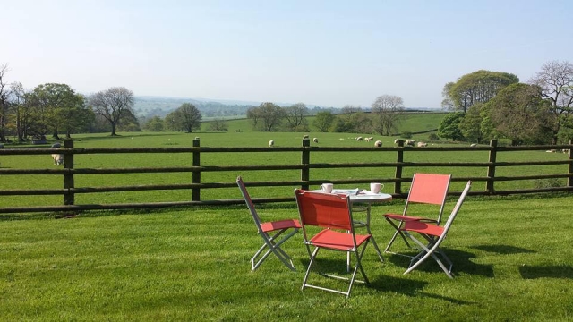  Disfrule del paisaje de Fairboroughs Horse Riding Holidays 