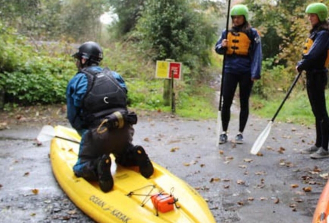  Enseñanza y seguridad antes del inicio de nuestras experiencias de paddle board 