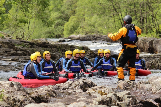  Instructor y alumnos 