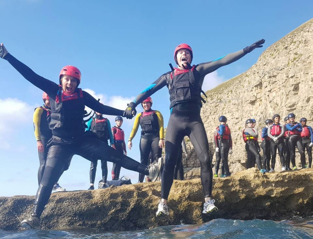  Coasteering en Devon 