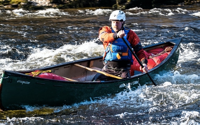  Canotaje en aguas brava 