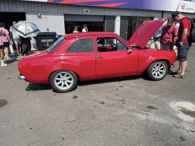  Tenemos tantos autos geniales 