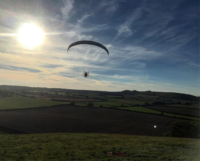  Paramotor en plena naturaleza 
