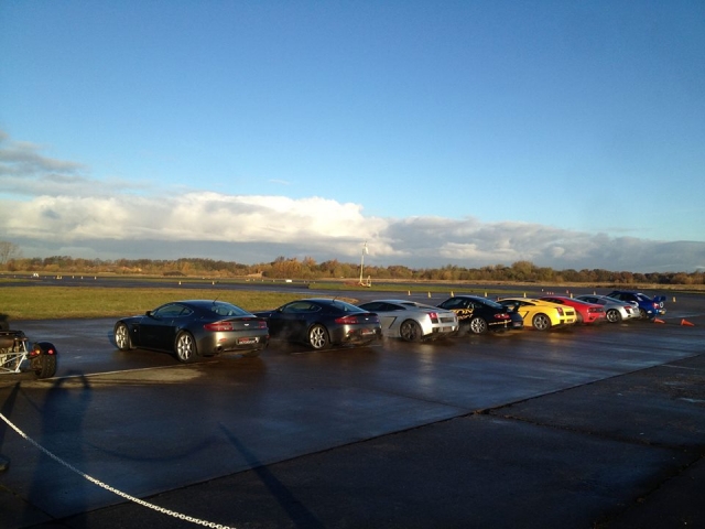  Estacionamiento de los monstruos del motor 