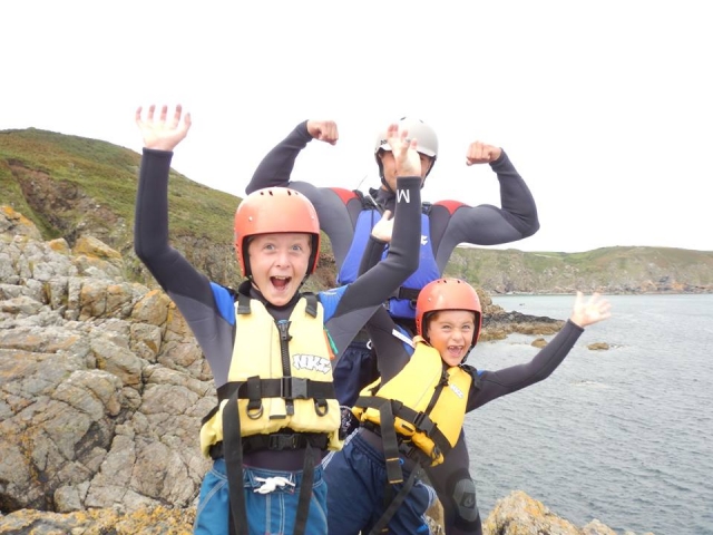  La mejor experiencia de coasteering con Lizard Adventure Ltd 