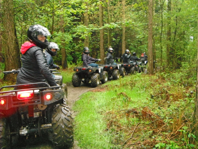  ¡Paseo en cuatrimoto en Camp Hill! 