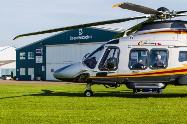 Nuestro hangar 