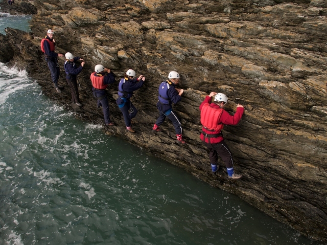  Coasteering 