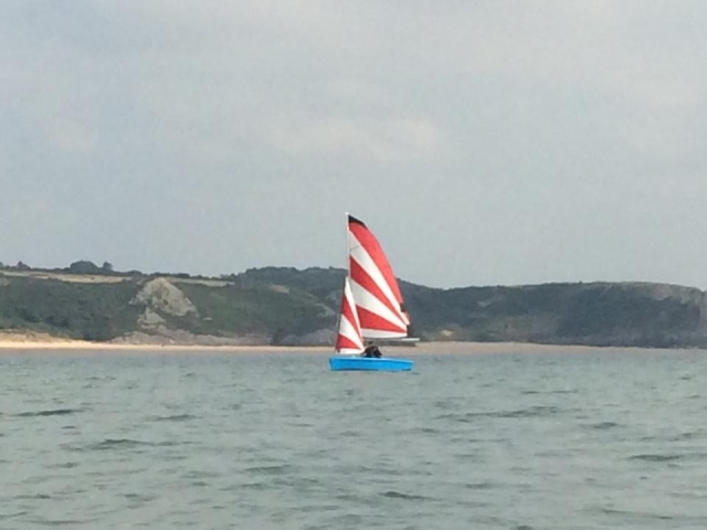  Hermosas aguas de Oxwich Bay 